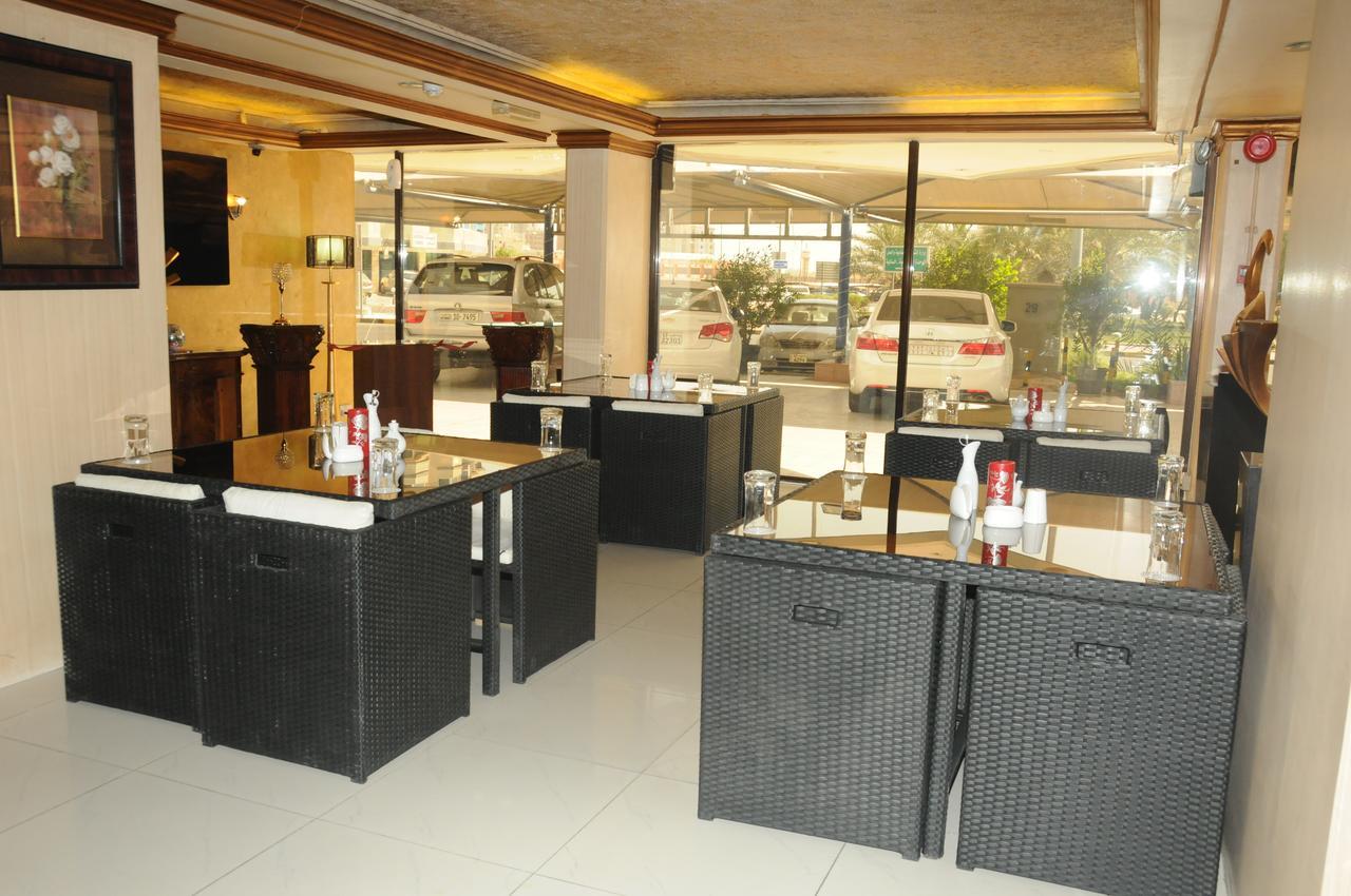 Sky Hotel Salmiya Luaran gambar