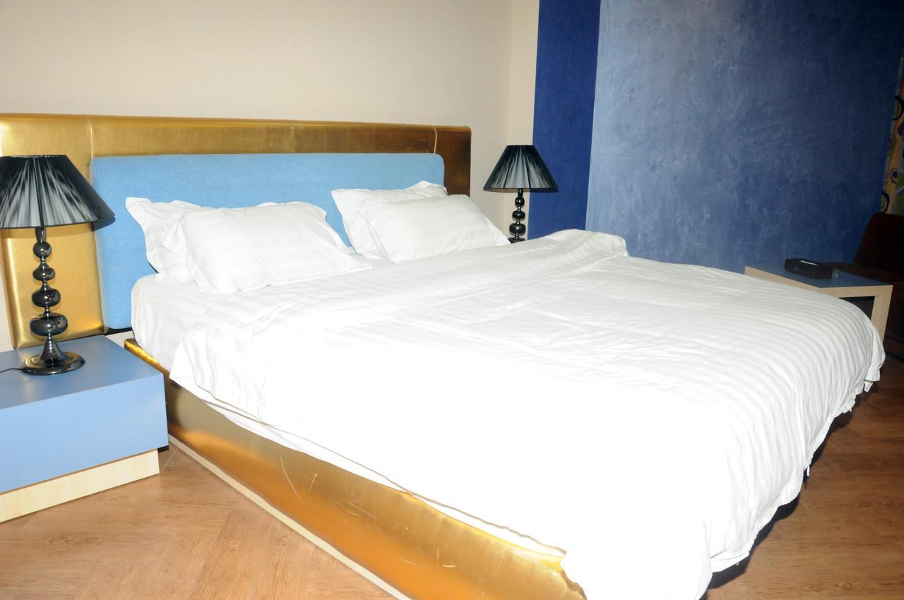 Sky Hotel Salmiya Luaran gambar